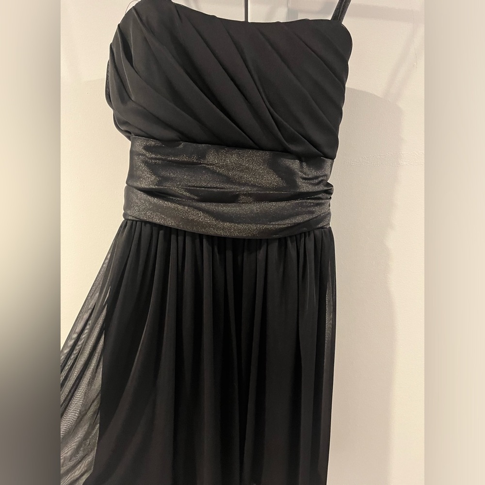 Never worn. Hot Hollywood Strapless Dress with Belt Tie. Chiffon & Organza.